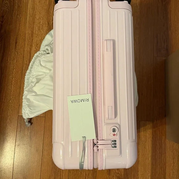 RIMOWA Essential Cabin in Ballerina Pink - Picture 5 of 16